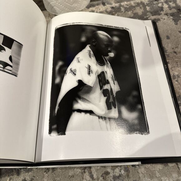 Chicago Bulls Portrait of an Era hardcover photo book‎ Michael Jordan 1998 - Picture 5 of 12